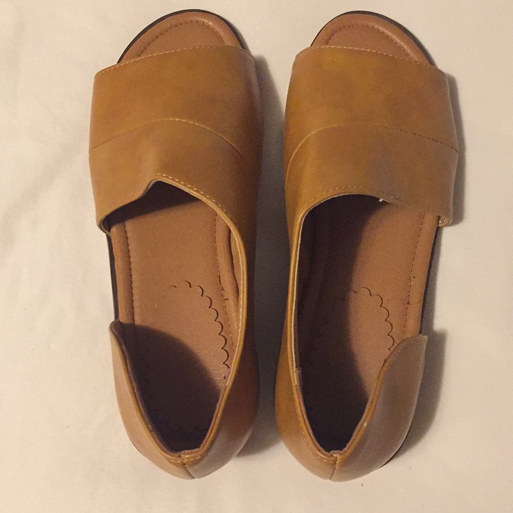 Shoes - Picture 3 of 4